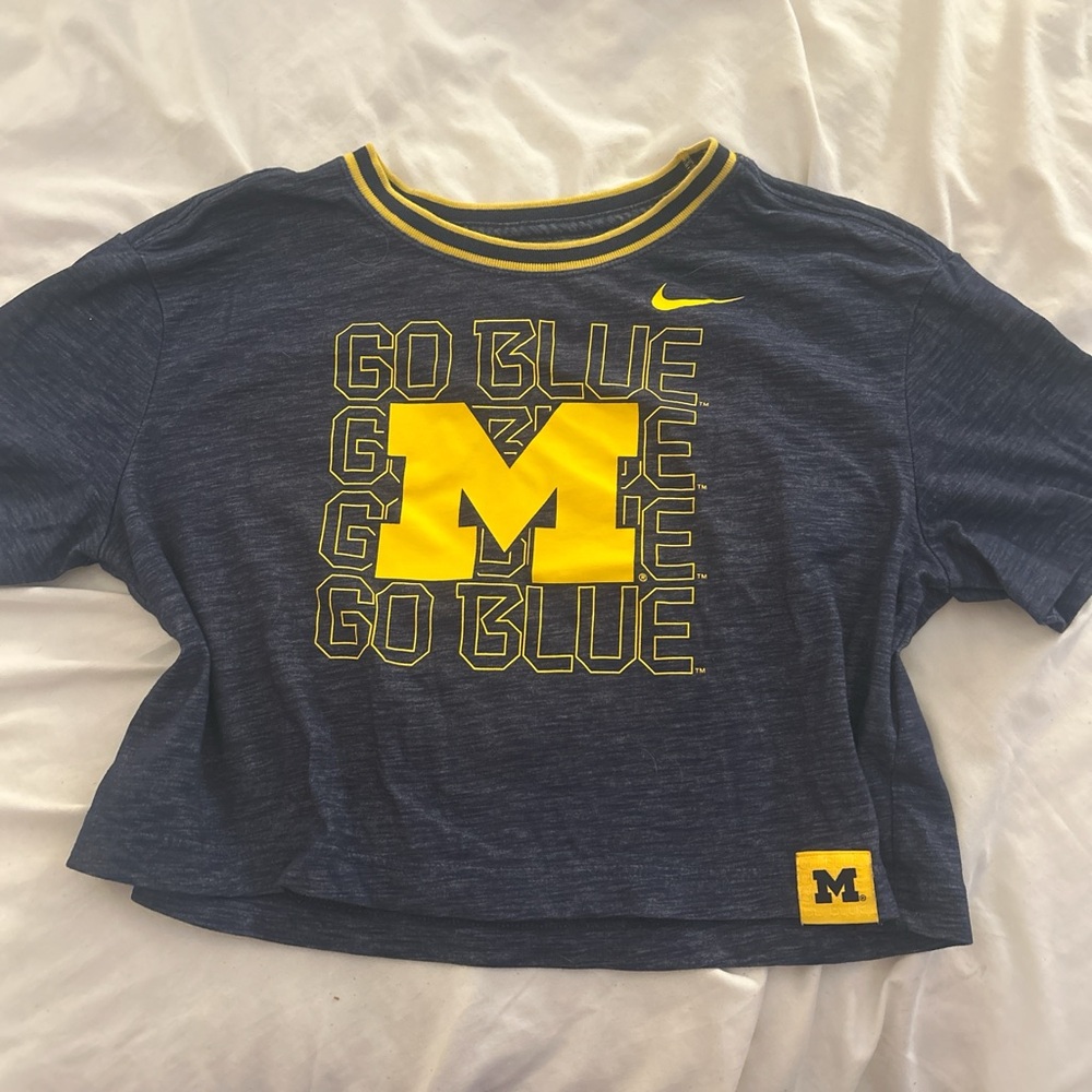 Nike Navy and Yellow Graphic Tee